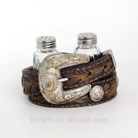 resin belt shaped holder with salt and pepper shakers for valentine